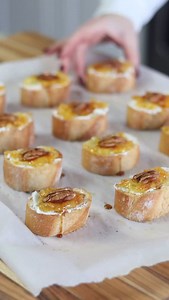 One of the easiest and tastiest appetizers! Comment “link” or “recipe” for full printable recipe Facebook click here: https://www.homemadefoodjunkie.com/goat-cheese-crostini-appetizer-with-marmalade-and-pecan/ ✨INGREDIENTS ✨ * 1 Baguette (26 inch) * 25 Pecans * 1/2 Cup Olive oil * 8 oz. goat cheese * 1/2 Cup Marmalade * 1/4 Cup Hot honey for drizzle #appetizers #easyappetizers #goatcheeseappetizer #thanksgivingappetizer | Homemade Food Junkie