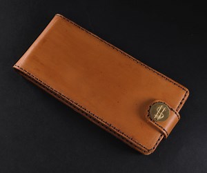 From Hide To Handcrafted: Leatherworking Basics! | 5-Minute Crafts Play