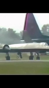 SR-71 Blackbird for Throwback Thursday 🎥: Beale AFB #sr71 #blackbird #supersonic #throwbackthursday | Military Update