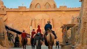 Under the canopy of stars🌟🌙 , the night market of Kashgar is just beginning to weave its enchanting tale. 🏙️ Wander with us through the bustling alleys where every turn unveils a new olfactory delight🍢🥘 . From sizzling lamb skewers that sing to the flames, to the cool, creamy embrace of fresh fruit yogurt, each morsel 🍇🍨 is a siren call to your taste buds. 📍#NightMarket #KashgarCuisine #XinjiangVibes #ChinaTravel | China-ing