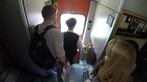 Passengers Tourists Descend Train Bergen Oslo: стоковое видео (без лицензионных платежей), 30348565 | Shutterstock