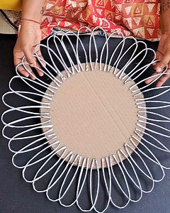 46K views · 21 reactions | Red flower wall Hanging from old paper #paper #diy #reuse #craft #homedecor | Creative ViNii | Facebook