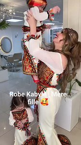 8.9K views · 169 reactions | Robe, Kabyle , Mère fille #btidal #mariage #3eroussa_dz #mec #mariage #robe ##العروسة_الجزائرية #وصلتلها #قفطان #كراكو_جزائري #الجمال_العربي | Culture et traditions kabyle | Facebook