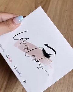 A lil zoom of our packaging from @annfreestone86 👀😀✌️ #lolaslashes #lashes #eyelashes #magneticlashes #magneticeyelashes #lashlove #instalash #lash #boomerang | Lola's Lashes