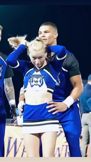 #shorts #cheerleader #cheerleading #cheerleadergirl #danceroutine #fyp #sports #foryoupage #foryou #Respect #viral #trending | Cheerleader Girl