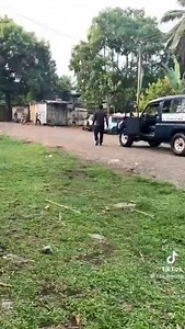 Police Force of PNG is outnumbered and outgunned and out outmuscled by ration of 2,800 to 1 from 17 million population. People do not fear police anymore. Policemen and women risk their lives every day. Government should look at employing up to 100,000 police personnel and not the lousy 10,000 target next few years. What will you do with law enforcement in modern PNG producing at rate of 3% population growth rate in 2023 and onwards? This video is evidence of police work challenges in modern PNG