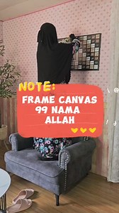 437 reactions · 66 comments | Deco simple petang ni  Dah lama cari idea nak letak apa kat dinding ni supaya tak nampak kosong. Finally, hati berkenan dgn islamic frame canvas 99 nama Allah ni 殺 Alhamdulillah.. As I expected, hasil printed canvas ni sangat cantik  Fizah amik size 45x90cm. Dah cukup naikkan seri dinding  Very recommended gais #framecanvas #islamiccanvas #99namaallah #simpledecor #walldecor | Nur Hafizahti | Facebook