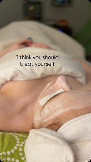 treat yourself sis 💁🏻‍♀️✨ you deserve it #facials #lashes #brows #pmu #novispa #permaglowesthetics #novimichigan #michiganesthetician #novibrows #novilashes | Gwen Hedger