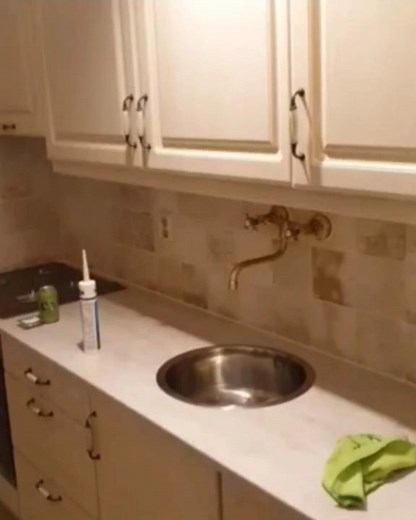 Tiling a Kitchen with Marble Over Old Tiles! (Luxury Look Upgrade) #tilework