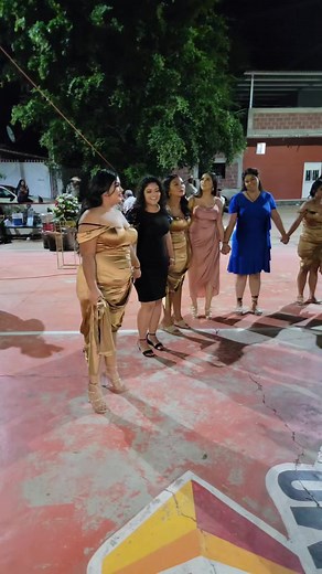 11K views · 230 reactions | La vibora de la mar de las mujeres | Tony c Latino Fiestas | Facebook