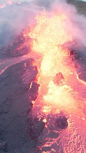 2.7K views · 712 reactions | Eldgosið við Litla-Hrút. Sjáðu meira efni tengt gosinu á mbl.is | mbl.is | Facebook