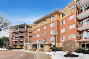 710 Creekside Dr, Mount Prospect, IL 60056 - For Sale