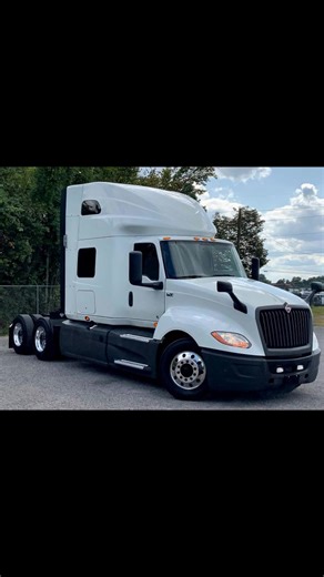 2021 International LT625 6x4 415015 miles • Cum X15 • 400 HP $58750 https://sleepertrader.com/trucks-for-sale?mUnitId=688b1bbed1a82f00023e3f15&m=fb&fbclid&page=1 | SleeperTrader | Facebook