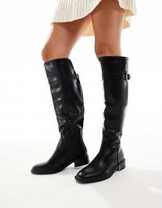 Botas de montar negras con detalle de hebilla Latte de SEQWL | ASOS