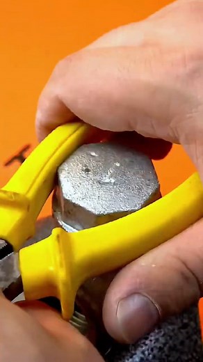 Two Hacks to remove stuck nuts | LebuniMovie