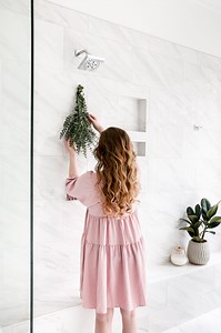 Eucalyptus Shower Tip to help release the beautiful fragrance of eucalyptus in your bathroom. | Domestically Blissful