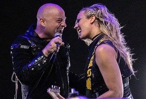 NITA STRAUSS Lands First Top-10 Billboard Mainstream Rock Hit By A Lead Solo Female Artist In Over 25 Years