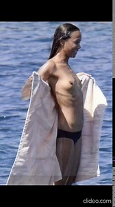 Zoe Saldana – sexy and topless picture collection