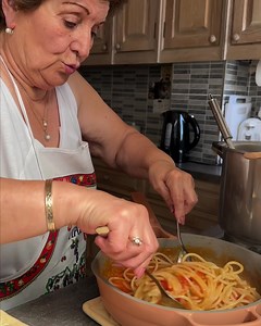 829K views · 28K reactions | Cherry Tomato Pasta   with Nonna! The...