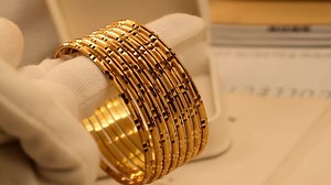 88K views · 718 reactions | Pure Italian quality we import with 1 dip 24k coated ❤️ 1 bangle weight 12 grms / Free home delivery #meerzah #bangles #qualitytime #foryou #forher #girls #jewellery #fbreels #trendingnow | Meerzah.pk | Facebook