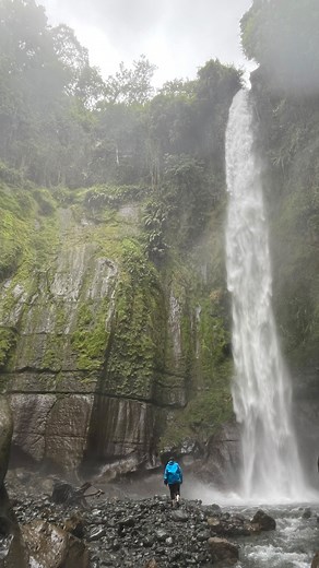 A beautiful hike to the Napuru waterfall at the base of Mt Meru in Arusha. The hike involves following a river towards a waterfall for about 45 minutes, crossing the river 5 times on the way. Normally the water is ankle deep, but since it’s rainy season it was up to my knees in some spots. They give you crocs to wear which were a godsend. | Julie Datta