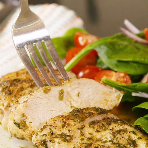 Say so long to bland chicken breast 👋 Full recipe: http://dlsh.it/8LRep6y | Delish