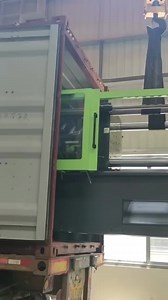 Work with passion on a hot summer day. Focus on one thing, we are professional in manufacturing injection machine. | China-Lisong injection moulding machine