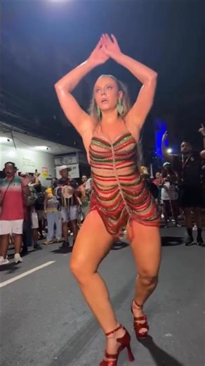 🎭 Paolla Oliveira Reigns as Samba Queen | Rio Carnival 2025 🇧🇷✨ #Brazil #Carnival #Samba #GrandeRio