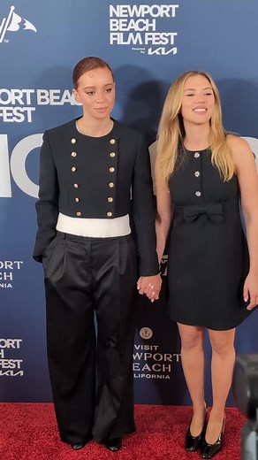 Scarlett Johansson y Erin Kellyman en el Festival de Cine