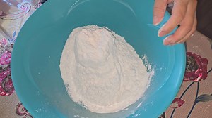 Homemade HMONG old-style sweet rice cakes Kib ncuav noj qab tshaj #followersシ゚ #yummy #hmongfood #everyone #desserts | Nag Food Recipes