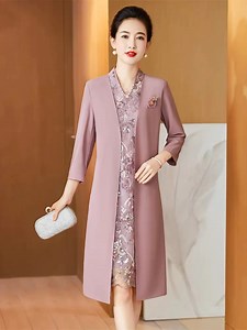 Embracing elegance and tradition for a beautiful Chinese wedding as the proud Mother of the Bride/Groom. The Jane Dress with its faux outer jacket is the perfect choice for this special occasion.  Link in bio to shop! #ChineseWeddingDress #WeddingKua #龍鳳卦 #秀禾服 #QunKua #Cheongsam #ChineseWedding #Kua #Qipao #fbreels #fbreelsvideo | Wedding Shop World | Facebook