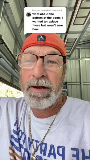 Replying to @HarveyBarf replace garage door seal #jmg8tor #lifehacks #hacklife #DIY #tips #fyp #foryou #reels #virals | Jmg8tor Fan