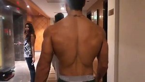 2.7M views · 10K reactions | Every guy dreams to have a pumped-up back like Tiger Shroff  #IIFA #Bollywood | IIFA Awards | Facebook