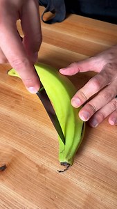 345K views · 28K reactions | Patacones de carne mechada (Fried green plantain with shredded beef) Ingredients: - plátano verde (green plantain) -Aceite para freír (oil for frying follow instructions like the video) -shredded beef (carne mechada) - jamón y queso (ham and cheese) -mayonesa, ketchup, y guasacaca (ketchup, mustard, mayo, guasacaca) #foodreels #foodhacks #receta #patacon #plantain | tastyideas | Facebook