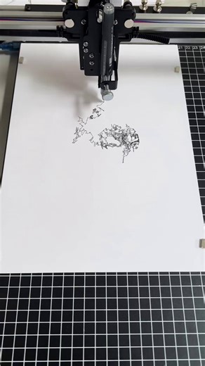 I’m still finding my way with this @idrawpenplotter in retrospect maybe I should have got the H SE version but this one is still excellent. I find im fascinated in it doing its thing, there is something more hypnotic about it than a 3D printer. . . #penplotterart #penplotter #uunatek #idrawpenplotter #machineart #wip @jeffrey_knopf | IDraw Pen Plotter By UUNA TEK