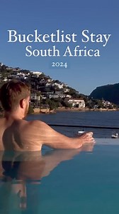 Comment 😍 if you’d like to stay here 🌊🙌Wow wow wow 🤩 @amanziislandlodge might be one of the most aesthetically pleasing stays in South Africa! We were blessed with beautiful weather on our first day which meant the blue sea and the houses on the mountain were spectacular 😍🌊 We stayed in the Kingfisher Suite which has it’s own private swimming pool, huge comfy bed, double shower, large bath, aircon, WiFi and more 🫶🏼Amanzi also includes a delicious breakfast and free use of their kayaks, p