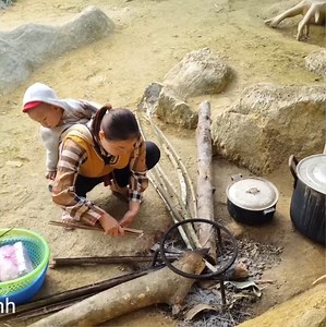 2K views · 22 reactions | With the abandoned boy Harvesting the shallot garden of an 80 year old woman My daily life 003 | Single Mom Life | Facebook