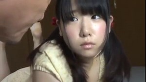 Une japonaise innocente se fait prendre le cul