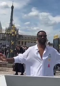 206 reactions · 14 comments |  Fally Ipupa la star DIVUNGA #Dior #collectionete2024 #paris | Central Buzz Congo CBC | Facebook