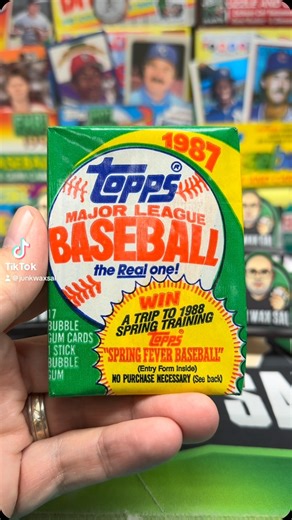 1987 Topps Baseball Pack #junkwaxsal #hotgarbage #junkwax #junkwaxera #87topps #87toppsbaseball #baseball #baseballcards #packopening #sportscards #mlb | Junk Wax Sal