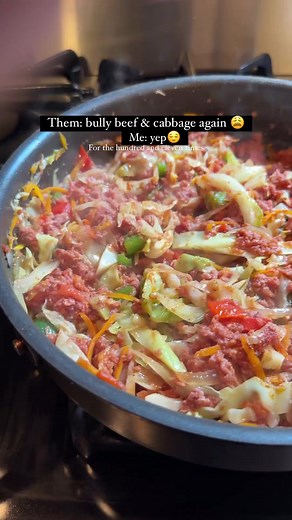 Corn Beef & Cabbage 🥬👉🏾 Repost from @magicfinger_meals • #cornbeef #cabbage #breakfast #jamaicanfood #caribbeanfood #jamaica #foodporn | Island Vibez Kitchens