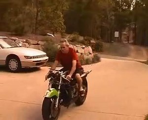 MotoGP rider Kork Ballington shows us his KR500 | Suzuki rgv250 owners club