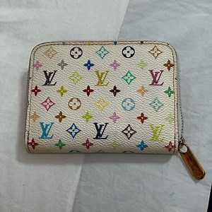 Beautiful Louis Vuitton Murakami Zippy coin wallet. Multicolor
