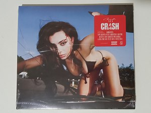 Charli XCX - Crash
