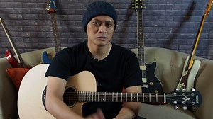 Punya body tipis ga bikin sound akustik APX600 jadi sember! Sobat Musik masih bisa ngejam lucu di tongkrongan bareng temen-temen meski ga dicolok ampli atau speaker. Nah untuk urusan preamp, pasti APX600 ga bakal ngecewain di panggung! Cek sound-nya bareng Mas Andra. #YamahaGuitar #YamahaAPX600 | Yamaha Guitar Indonesia