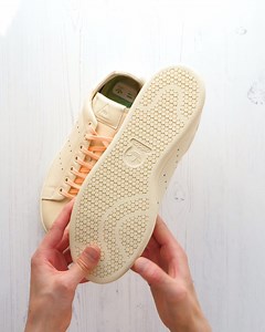 Take a closer look- https://bit.ly/2WsD4Nc A modern spin on the classic sneaker! 🔥 | The Sole Supplier