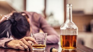 Ingrid, dermatóloga: 'Un solo vaso de alcohol ya puede provocar daños visibles en una mujer'