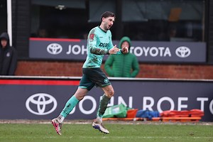 Rob Edwards praises 'unassuming leader' in Wolves' win at Grimsby