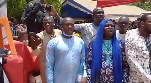 9.7K views · 405 reactions | Zikiri Nouhoum Dembélé possède un talent incroyable, car sa capacité à chanter avec une telle passion et dextérité au nom de Chérif Ousmane Madani Haidara est tout simplement remarquable. Sa voix envoûtante et ses performances émouvantes séduisent un large public qui est conquis par l'authenticité et la profondeur de son art. | Bɛɛ-djɛ MEDIA | Facebook