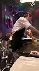 Toddlers' hilarious reactions to hibachi chef cooking display | Bored Panda Art